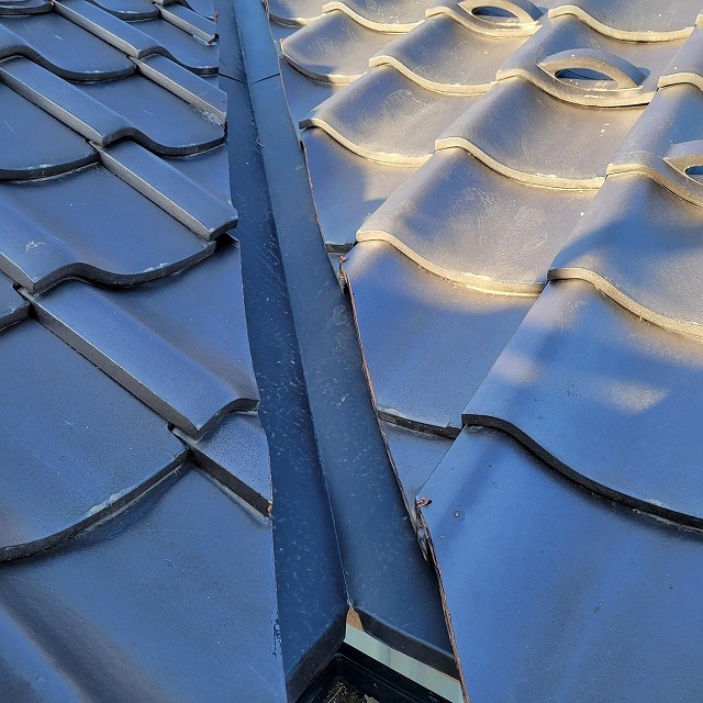 市川三郷町　谷板金交換